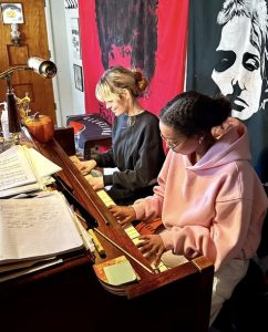 Beginning Piano Classes